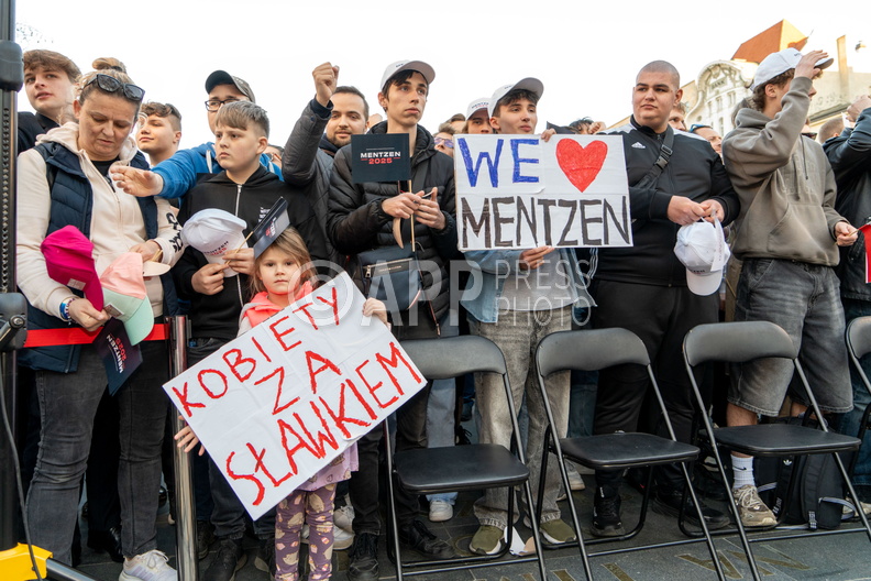 Wiec Slawomira Mentzena