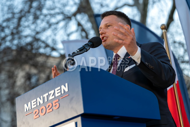 Wiec Slawomira Mentzena