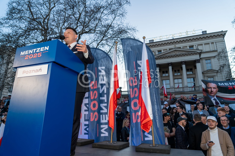 Wiec Slawomira Mentzena