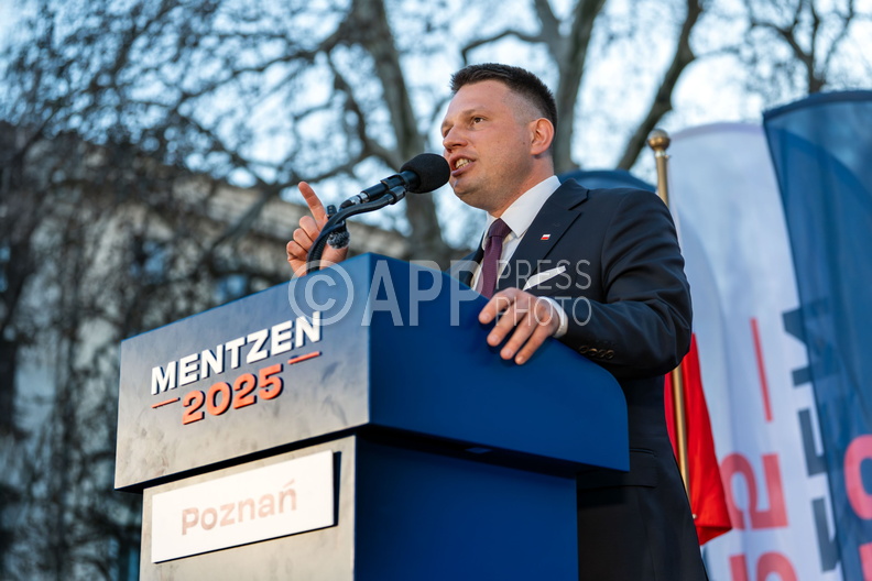 Wiec Slawomira Mentzena