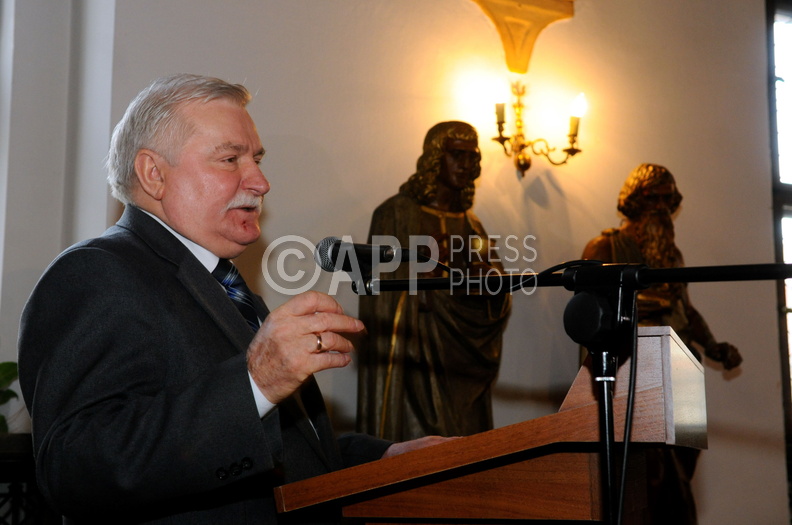 Lech Walesa honorowym obywatelem Poznania