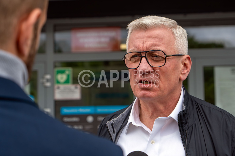 Prezydent Jaskowiak glosuje w wyborach