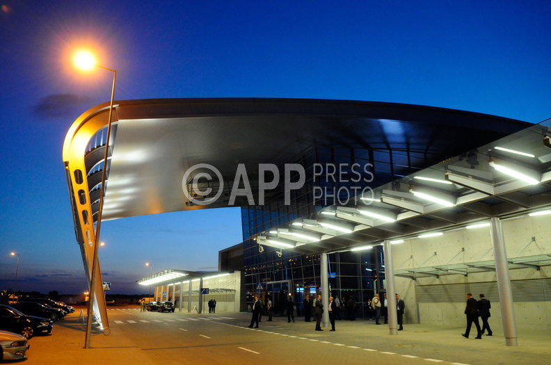 Nowy terminal na Lawicy