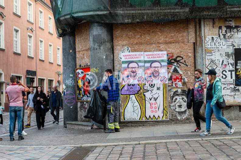 Negatywna kampania przeciwko Nawrockiemu na ul. Paderewskiego