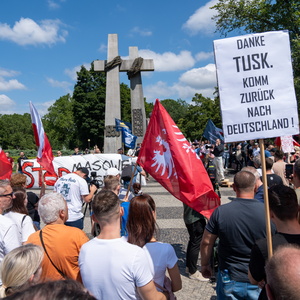19.07.2025 Pikieta Konfederacji przeciw imigracji w centrum Poznania (#32)