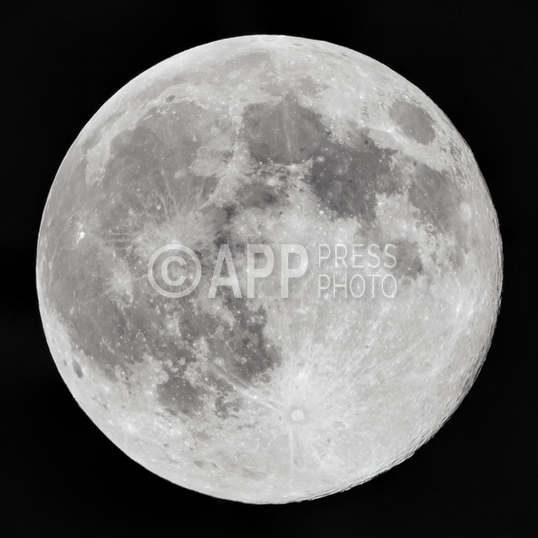 Superpelnia Ksiezyca w Poznaniu