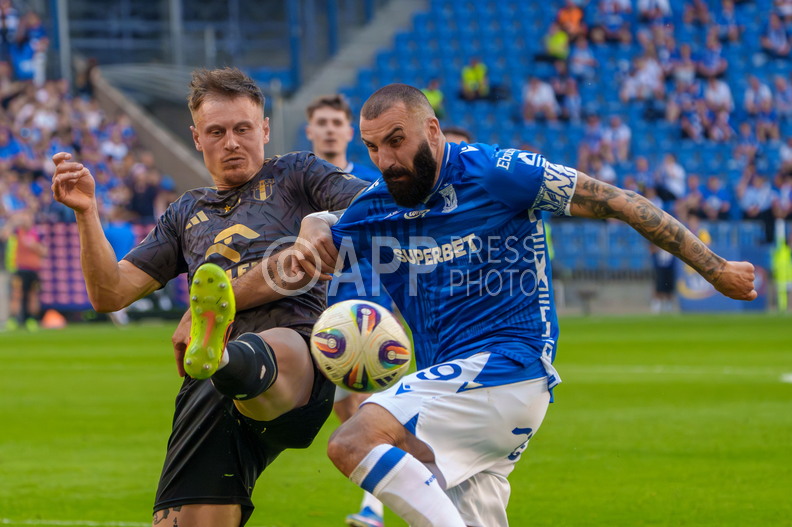 Mikael Ishak i Gustav Marcus Sangre podczas meczu Lecha z Wisla 