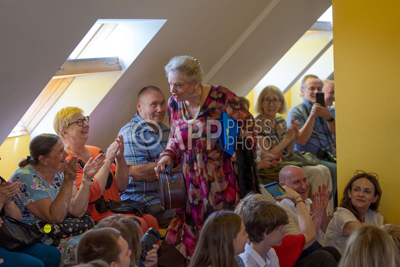 Anna Seniuk czyta Pchle Szachrajke