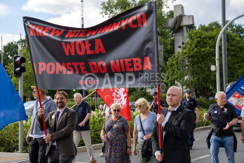 Marsz Pamieci Ofiar Rzezi Wolynskiej w Poznaniu