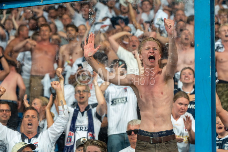 Kibice AGF Aarhus po zwyciestwie nad Lechem Poznan